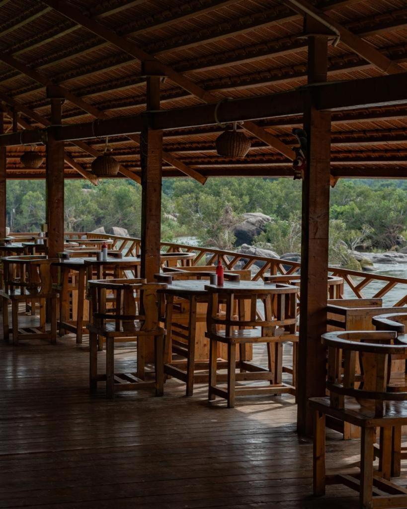 Leo Woods Hampi River View Hotel Exterior foto