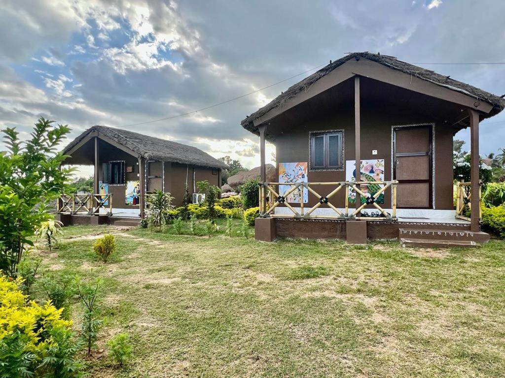 Leo Woods Hampi River View Hotel Exterior foto